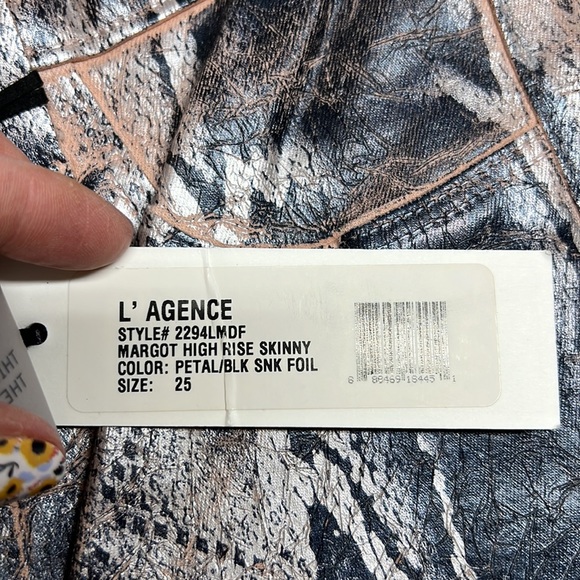 ⭐️L’Agence Margot High Rise Skinny petal black snake foil pants size 25 nwt - Picture 5 of 10